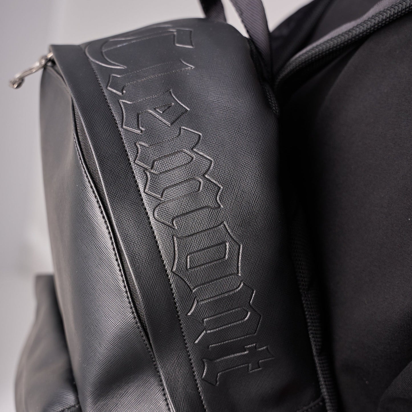 BOLSO STELLATO NEGRO CLEMONT